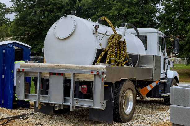 Best Portable restroom trailer rental  in Le Sueur, MN